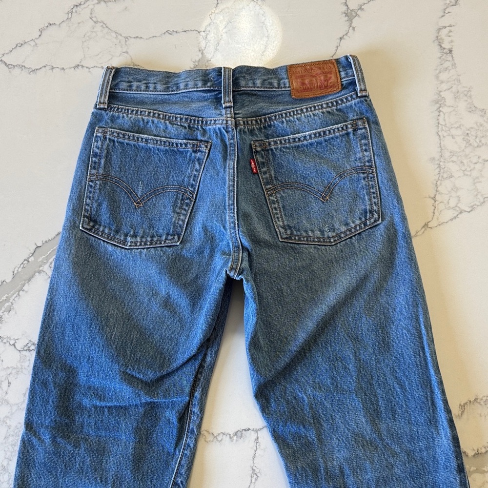 LEVIS Wedgie Straight 26